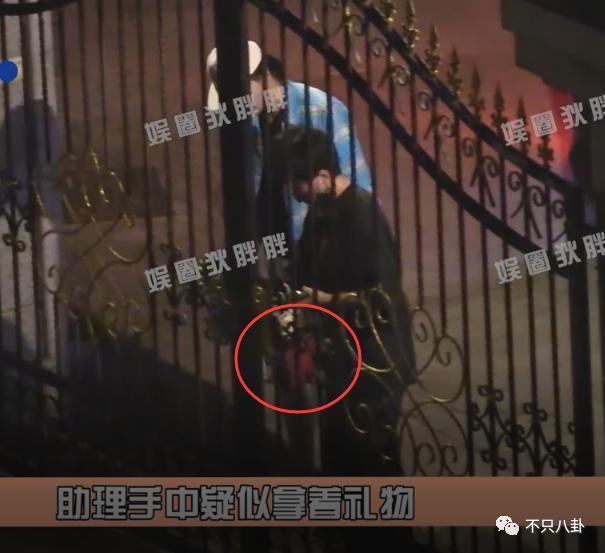 不仅恋爱还把女友锁别墅？这下都在担心他还能不能红了！