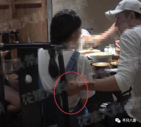 不仅恋爱还把女友锁别墅？这下都在担心他还能不能红了！