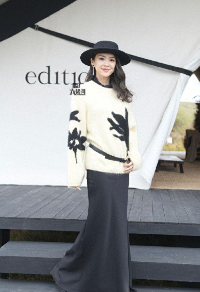 章子怡高圆圆罕见同框，两人同岁状态差距明显