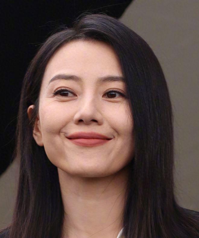 章子怡高圆圆罕见同框，两人同岁状态差距明显