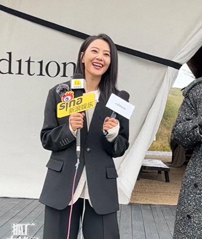 章子怡高圆圆罕见同框，两人同岁状态差距明显