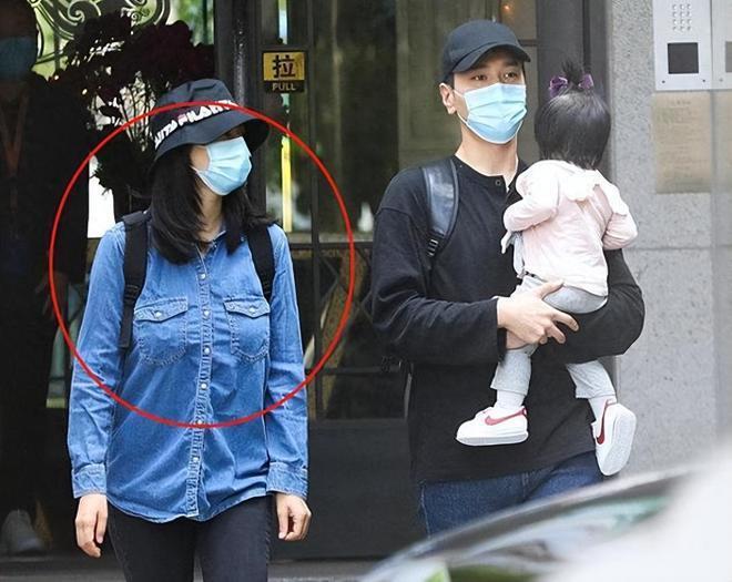 章子怡高圆圆罕见同框，两人同岁状态差距明显