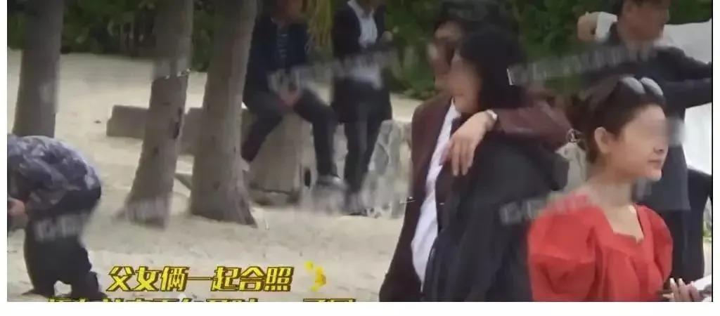 王岳伦首次回应离婚原因，哽咽到说不下去