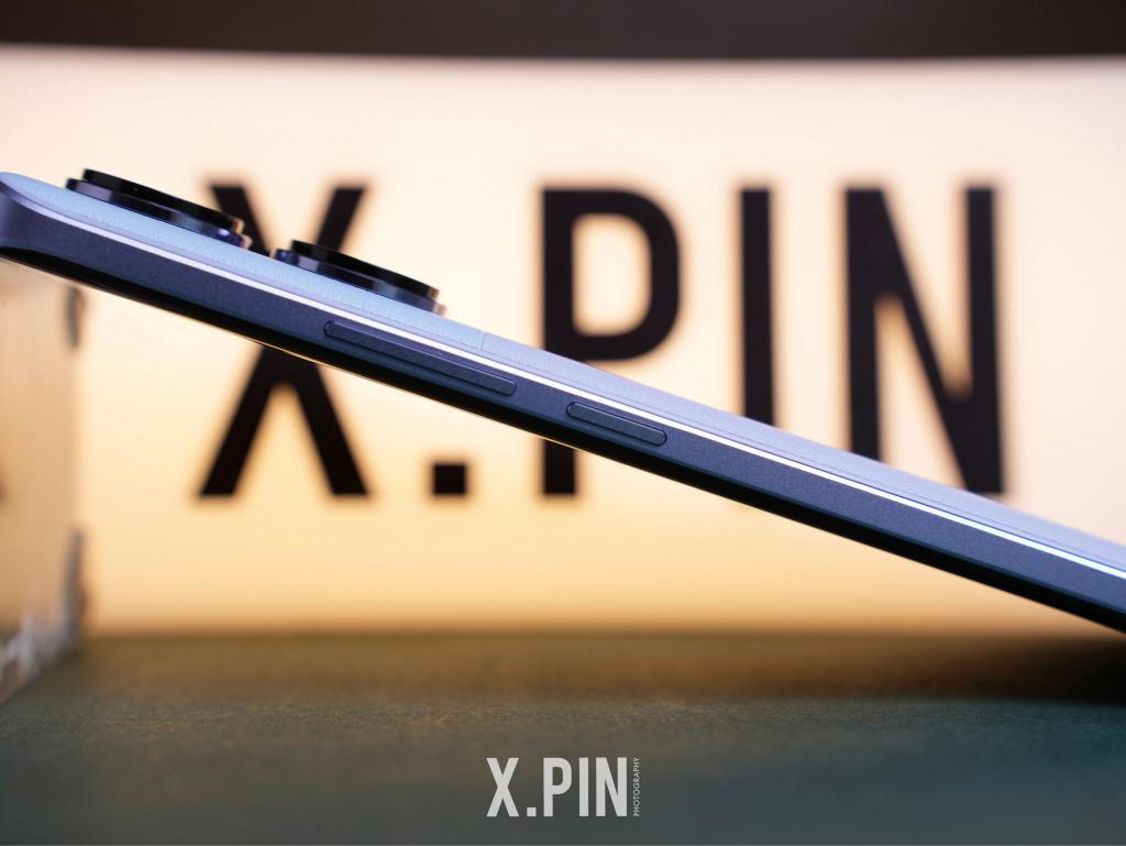 不到2000的红米用上2亿像素镜头，什么叫力大砖飞啊？