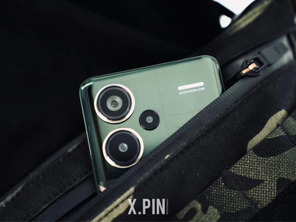 不到2000的红米用上2亿像素镜头，什么叫力大砖飞啊？