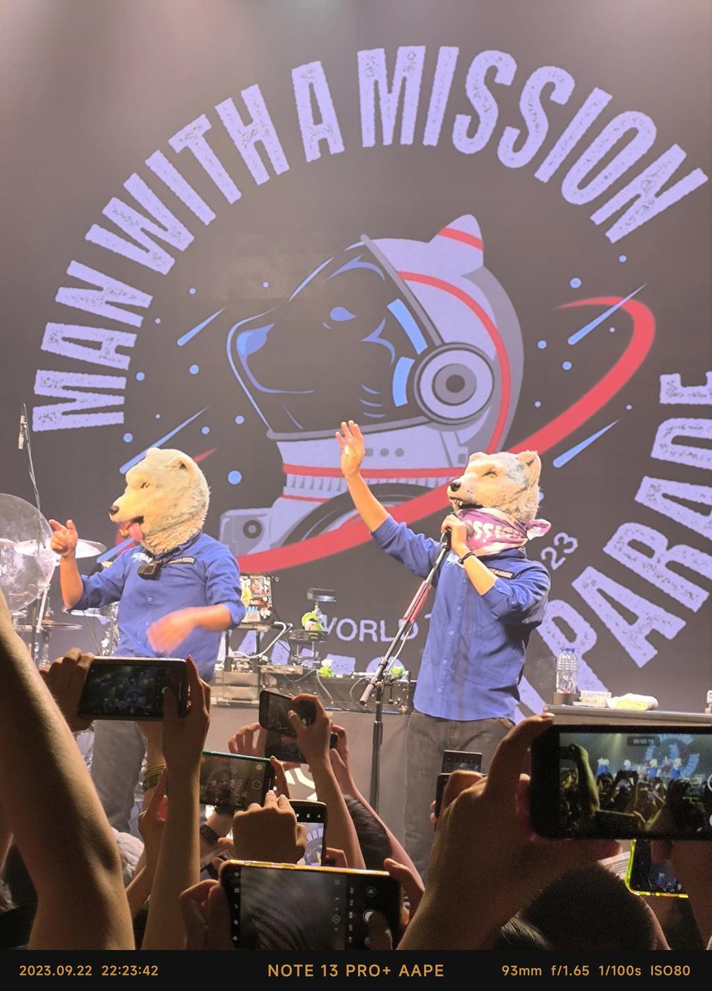 不到2000的红米用上2亿像素镜头，什么叫力大砖飞啊？