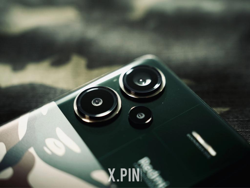 不到2000的红米用上2亿像素镜头，什么叫力大砖飞啊？