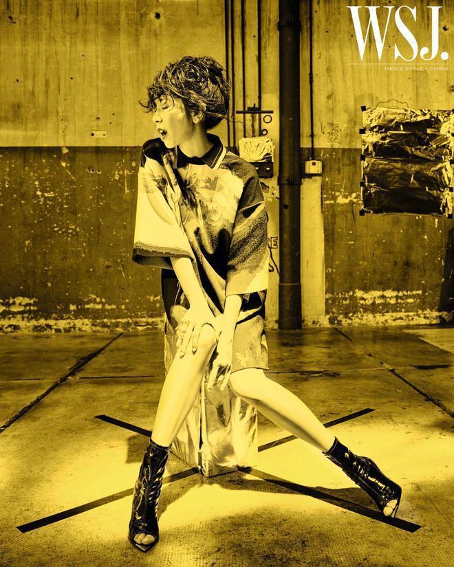 53岁莫文蔚出道30周年杂志封面曝光 名品美腿吸睛