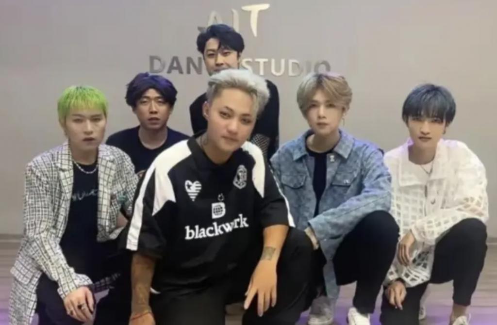 还记得模仿鹿晗的鹿哈吗？直播赚了3500万？