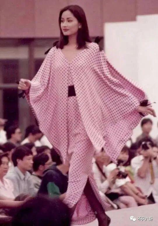 荒诞狗血且离谱！他背地里竟然玩得这么花？