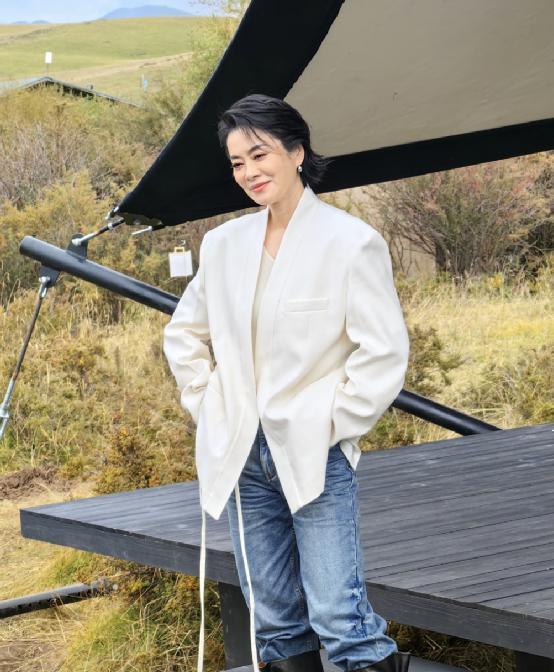 高圆圆毛阿敏文淇同框，状态一目了然，我直呼赵又廷有福气