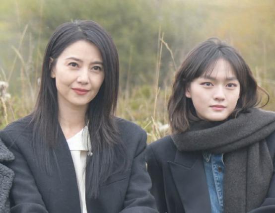 高圆圆毛阿敏文淇同框，状态一目了然，我直呼赵又廷有福气