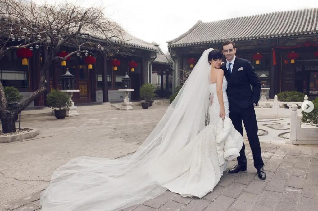 女儿混顶级名媛圈？“巩皇”艳压红毯背后,“上海滩”大佬人脉广
