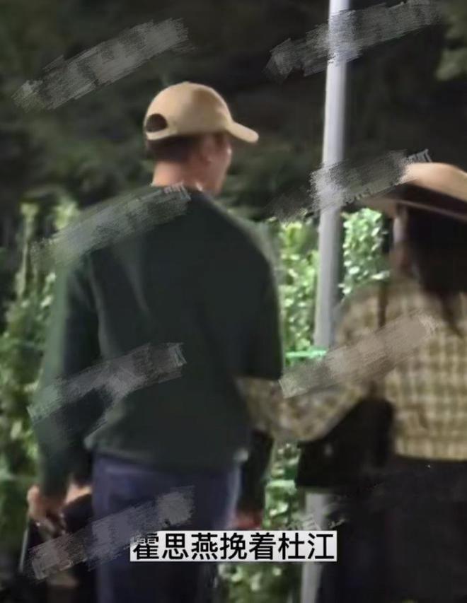 霍思燕夫妇与李小璐聚会，姐妹俩拥抱告别，嗯哼坐轮椅现身