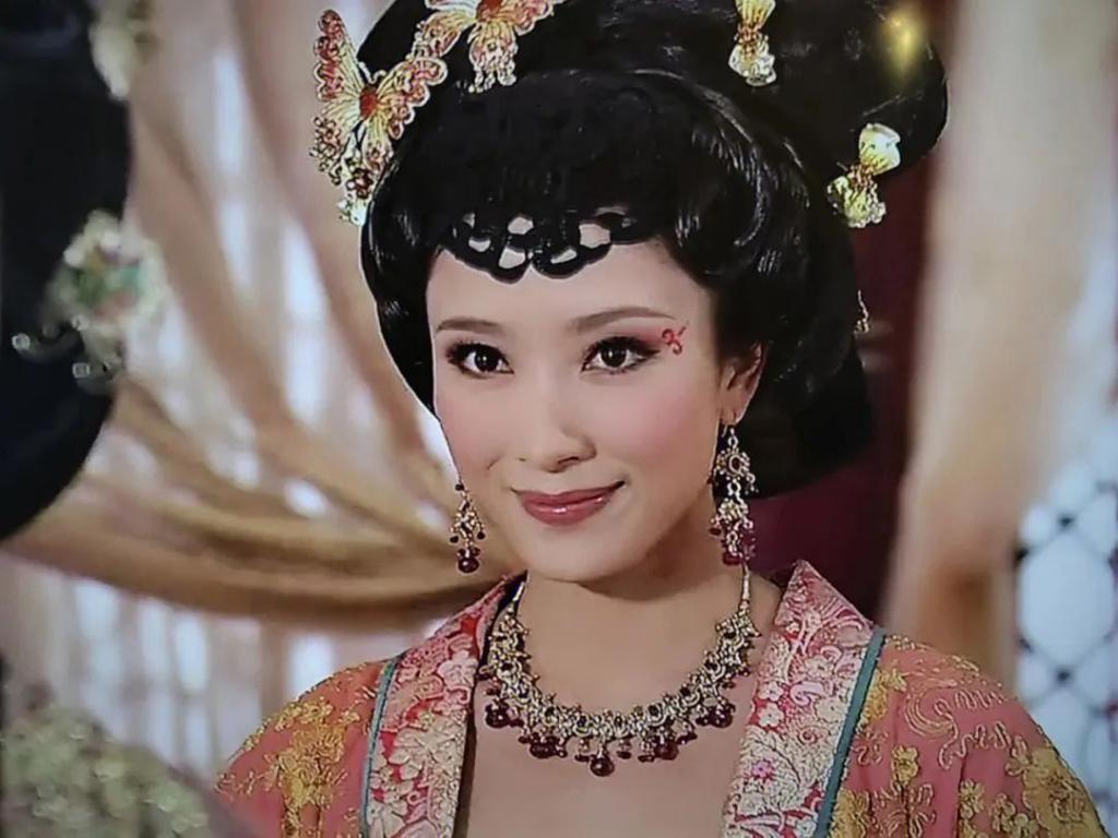 官宣！国民影后大婚，男方被锤脚踏四只船…