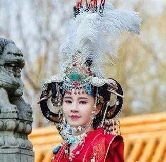 官宣！国民影后大婚，男方被锤脚踏四只船…
