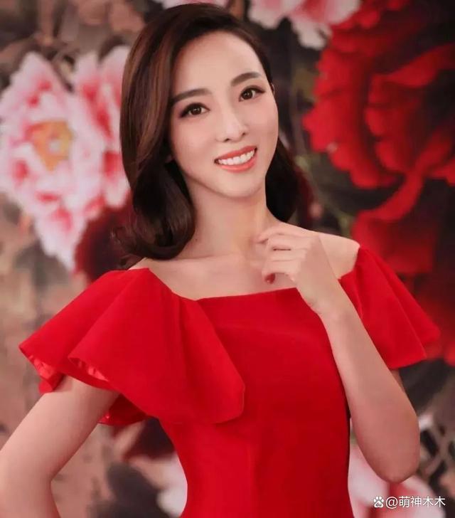 李思思从央视离职，奋斗13载主持春晚9次，也要去带货了？