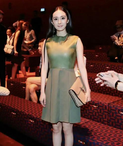 杨紫和迪丽热巴粉丝开撕，一场因时装周引发的骂战