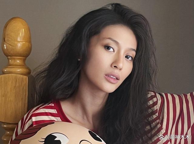 黄宗泽懒理已婚传闻，晒照宣传新剧，女方回复网友却不辟谣