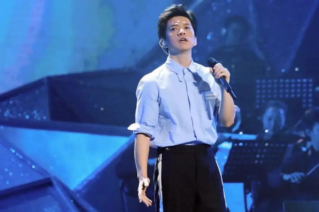 李健说希望所有人简单轻松，李佳琦骂网友没努力，谁才是毒鸡汤？