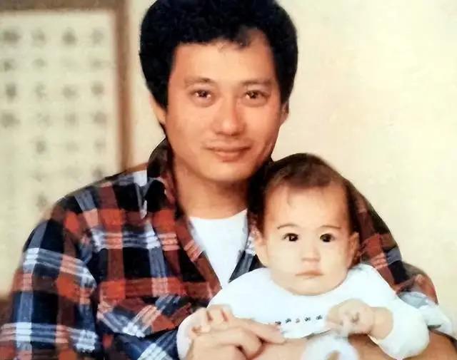 顶配婚姻塌房震撼热搜，傅首尔离婚剧本被papi酱一语道破