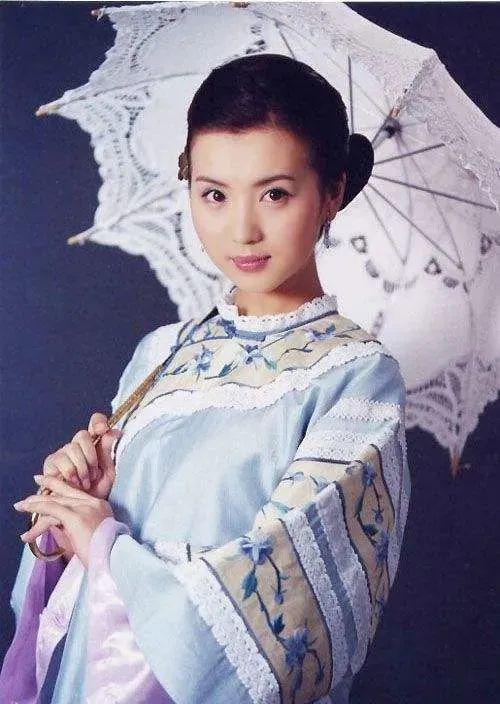 巅峰期选择隐退，她后悔吗？