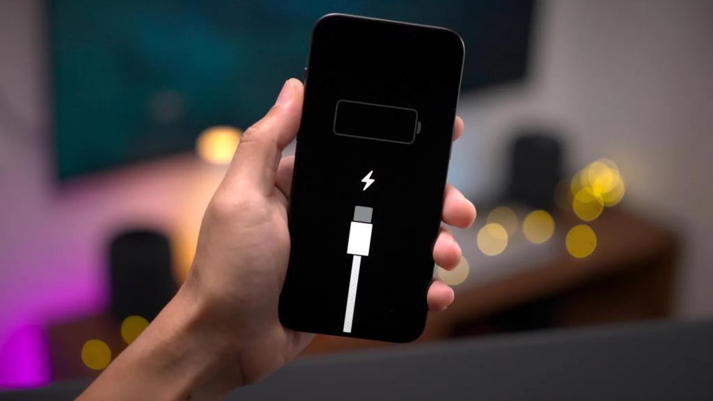 实测 20W 适配器是苹果 iPhone 15 / Pro 机型最佳官方选择