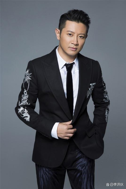 罗中旭被爆婚内出轨骗感情，还花了女方50万？本尊报警了