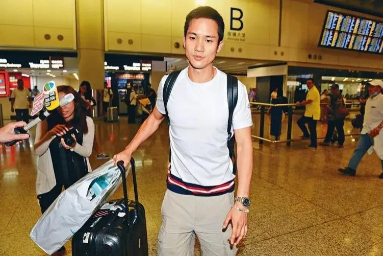 姐妹花的坎坷情史，离婚后她胖成向太…