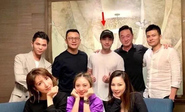 姐妹花的坎坷情史，离婚后她胖成向太…