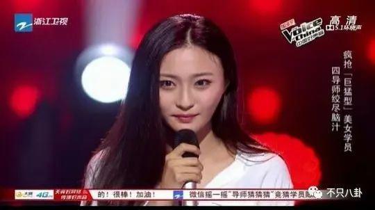 偷偷谈恋爱一年了，女友还是超级白富美？