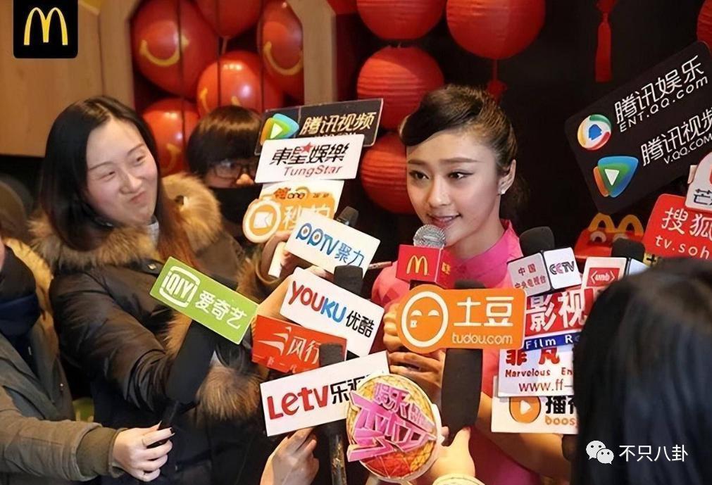 偷偷谈恋爱一年了，女友还是超级白富美？