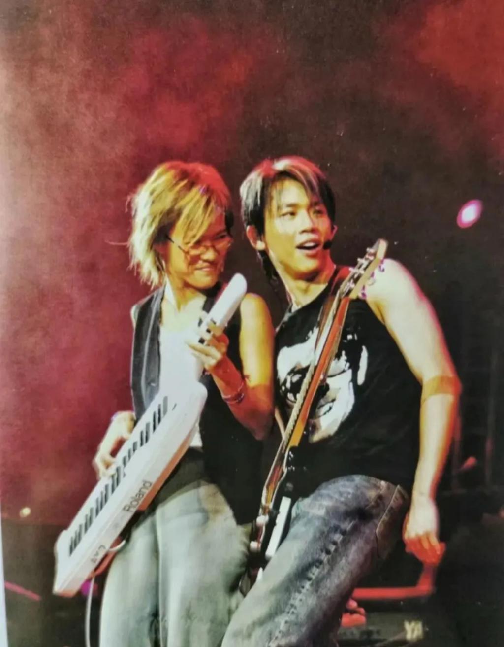 都是才华横溢音乐巨子，晚出道三年周杰伦为何比陶喆火这么多？