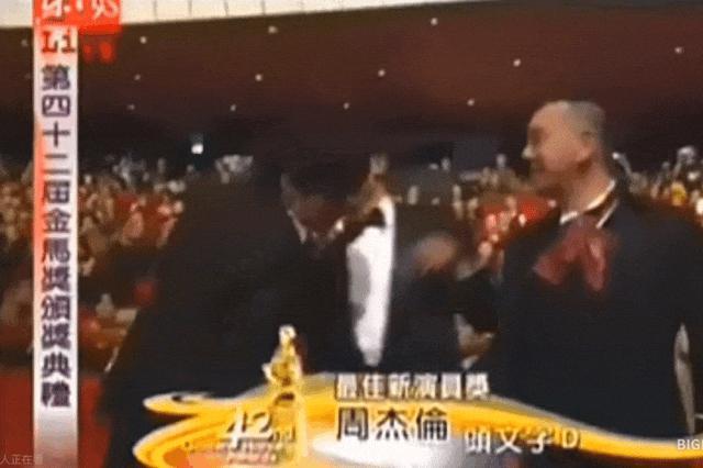 都是才华横溢音乐巨子，晚出道三年周杰伦为何比陶喆火这么多？