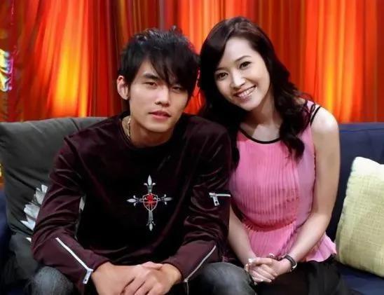 都是才华横溢音乐巨子，晚出道三年周杰伦为何比陶喆火这么多？