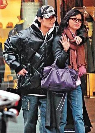 都是才华横溢音乐巨子，晚出道三年周杰伦为何比陶喆火这么多？