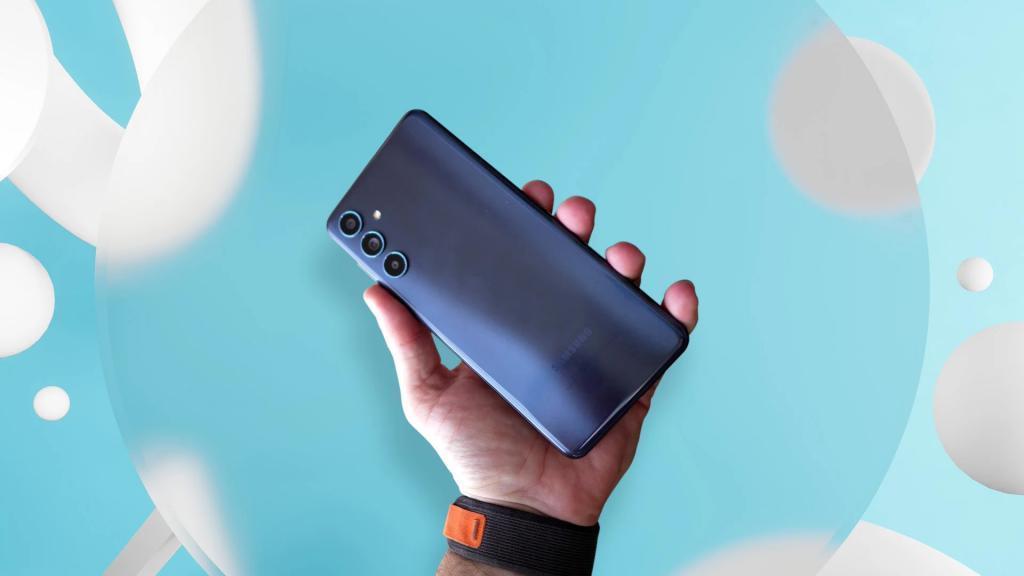 三星 Galaxy M44 手机背面照片曝光，配骁龙 888 处理器