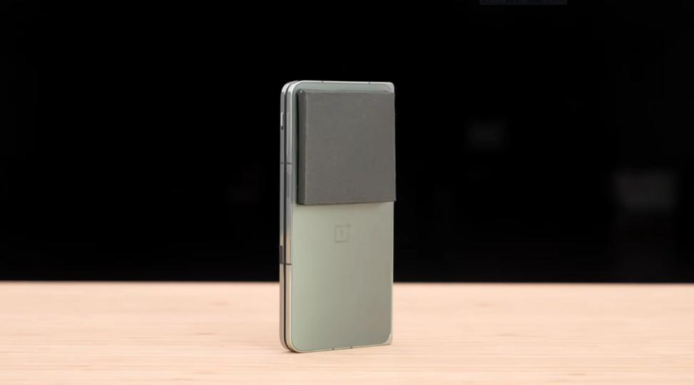 一加首款折叠屏手机官宣，将在印度发布