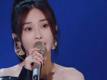 晕！26岁就嫁给富婆？还要当后爹……