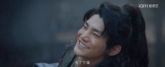 他也堕落成古偶丑男了？