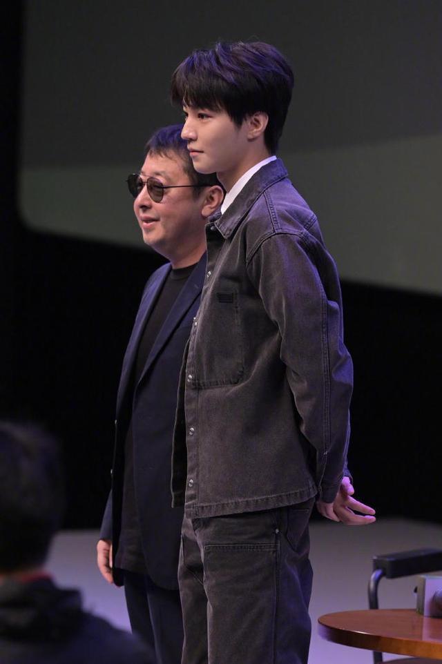 王俊凯亮相平遥国际影展 与贾樟柯对谈生图颜值在线