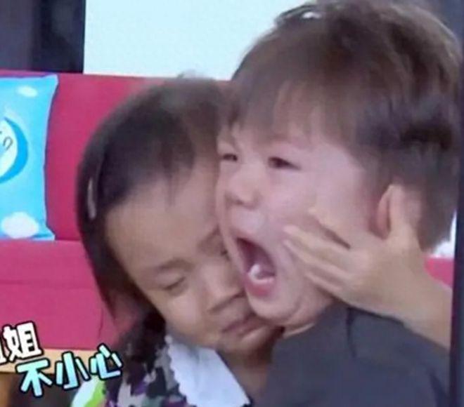 霍思燕李小璐聚会，嗯哼甜馨互动超友爱