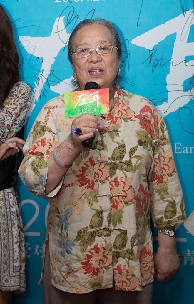 87岁老戏骨李明启被偶遇，自曝拒绝多个演出邀请