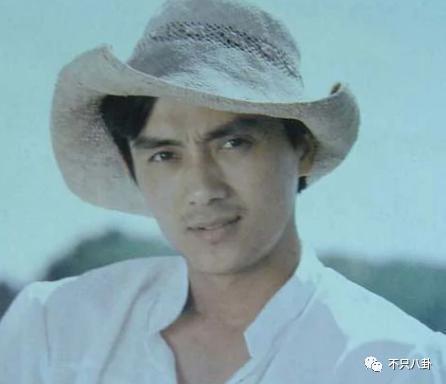 被传痛失爱子？“最美妲己”的生活太过坎坷了.