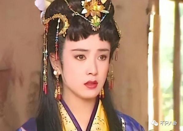 被传痛失爱子？“最美妲己”的生活太过坎坷了.