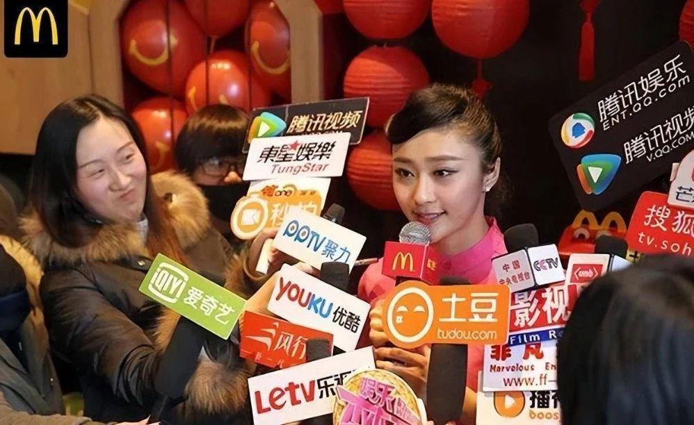 地下恋曝光，搭上圈内富婆，婚戒都买了？