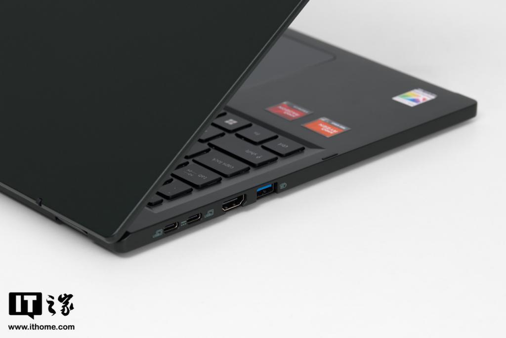 宏碁传奇 Edge 16开箱，轻薄本中的黑武士