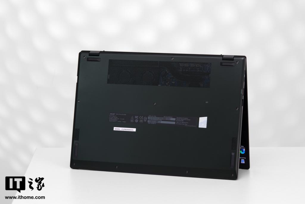 宏碁传奇 Edge 16开箱，轻薄本中的黑武士