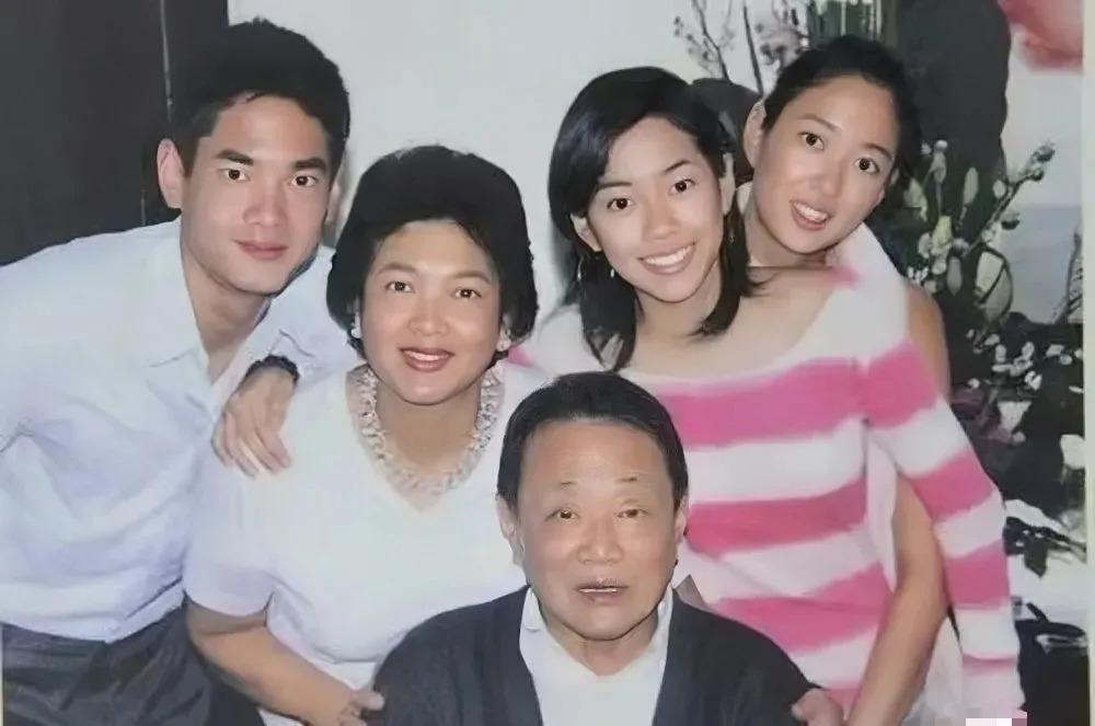 现实版庶女斗倒嫡子？最强港圈豪门女继承人的手腕是真的绝…