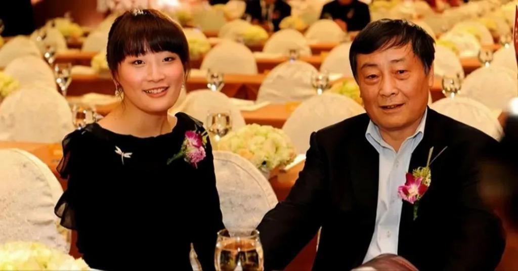 现实版庶女斗倒嫡子？最强港圈豪门女继承人的手腕是真的绝…